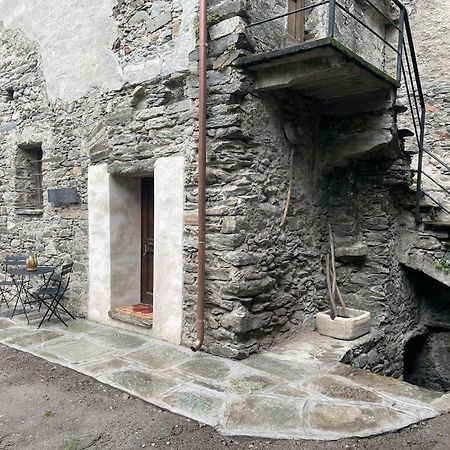 La Torre Colombaia - Monumento Del 1400 Apartment Arnad Exterior foto