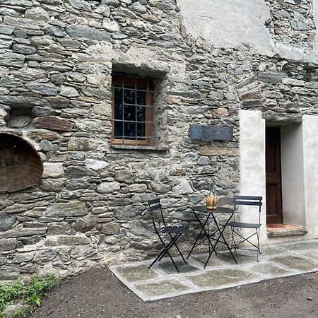La Torre Colombaia - Monumento Del 1400 Apartment Arnad Exterior foto